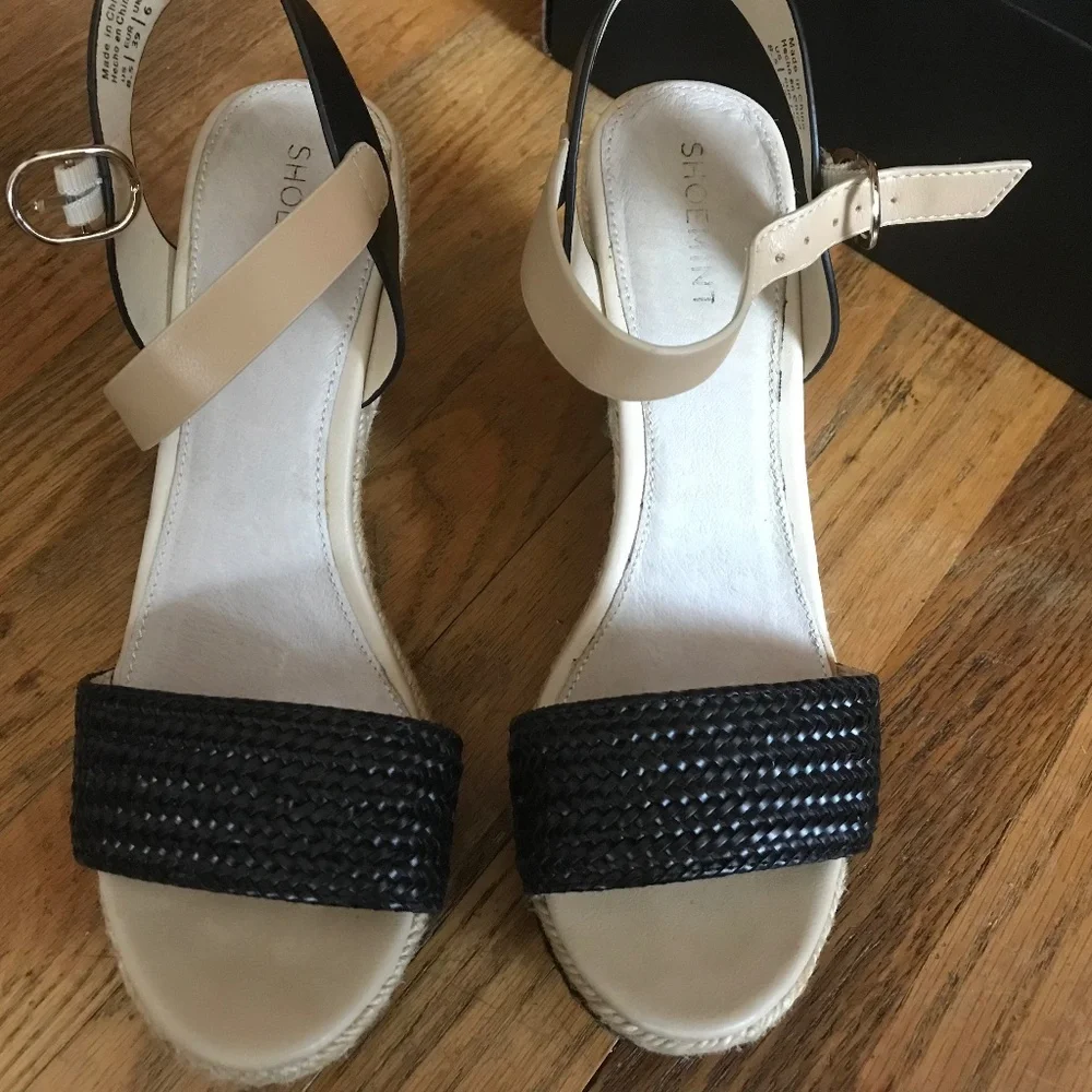 Shoe Mint Black Strappy espadrille Wedge Sandals 8